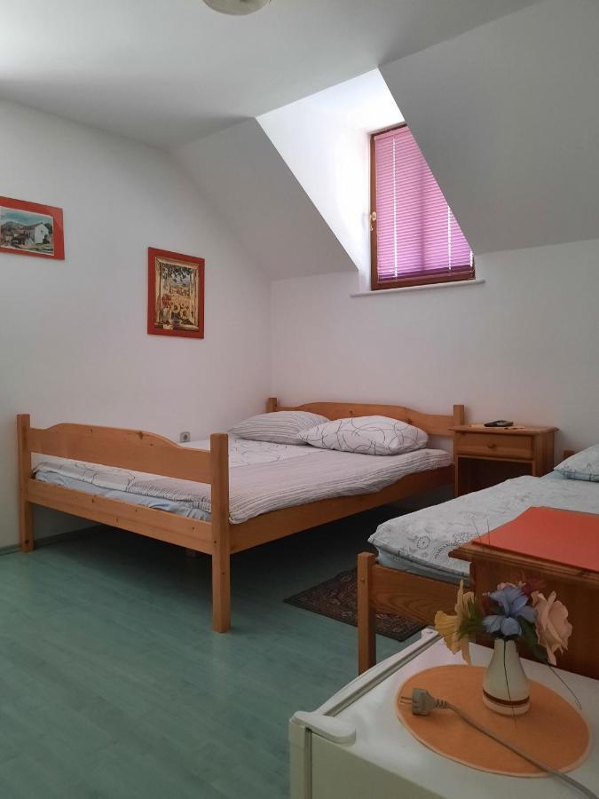 Rooms Cehovin Postojna Eksteriør bilde